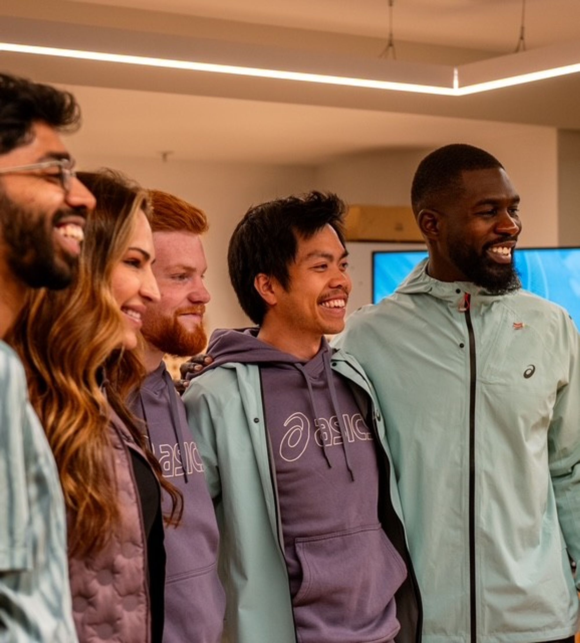 https://cms-frontrunner.asics.com/images/ASICS%20PHOTO%203.jpg?u=1747569389999