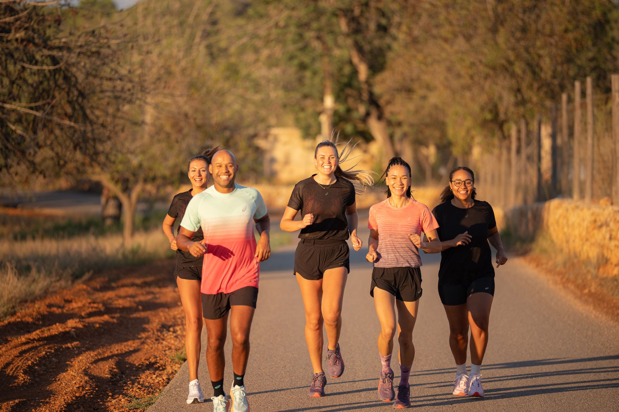 O Time ASICS FrontRunner 2025 Está Pronto para Mover Mentes