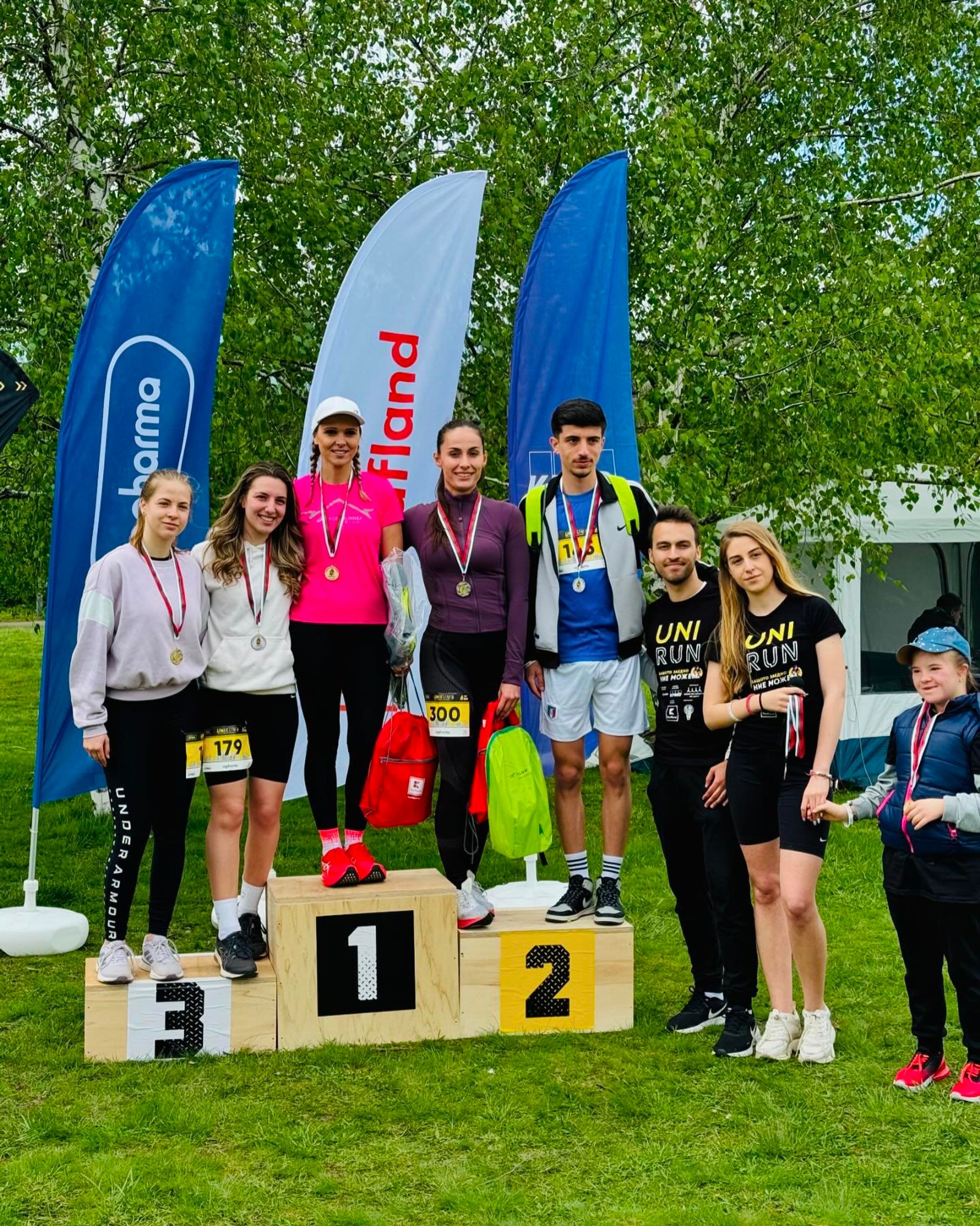 Нора унирън